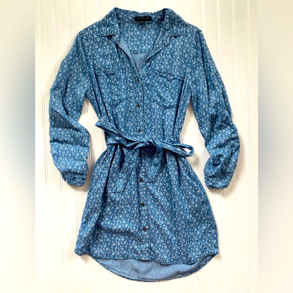 Velvet Heart Denim Dresd - Picture 3 of 12